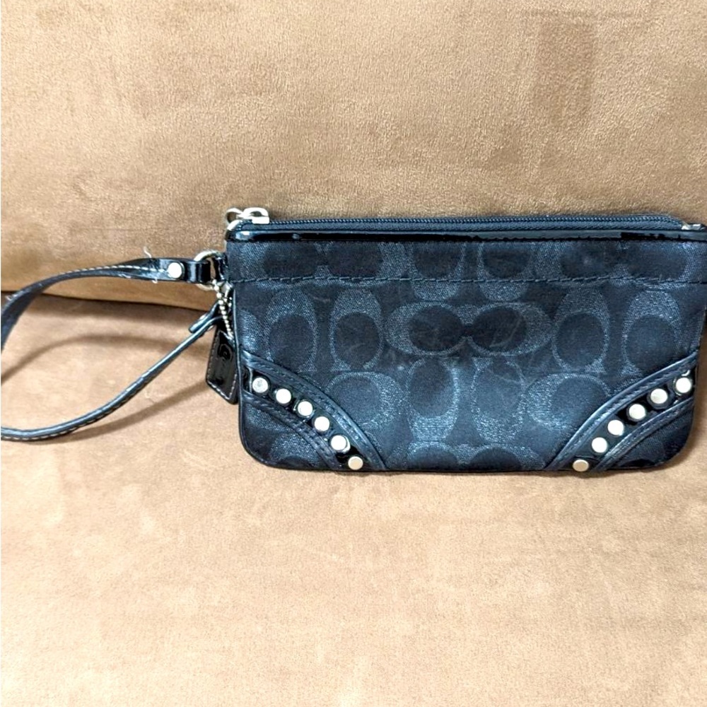 Black coach clutch